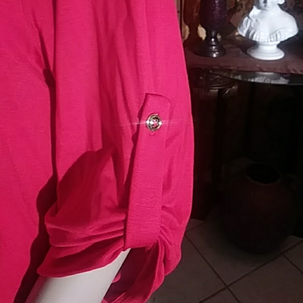 💥😀Red top💥 - Picture 3 of 3